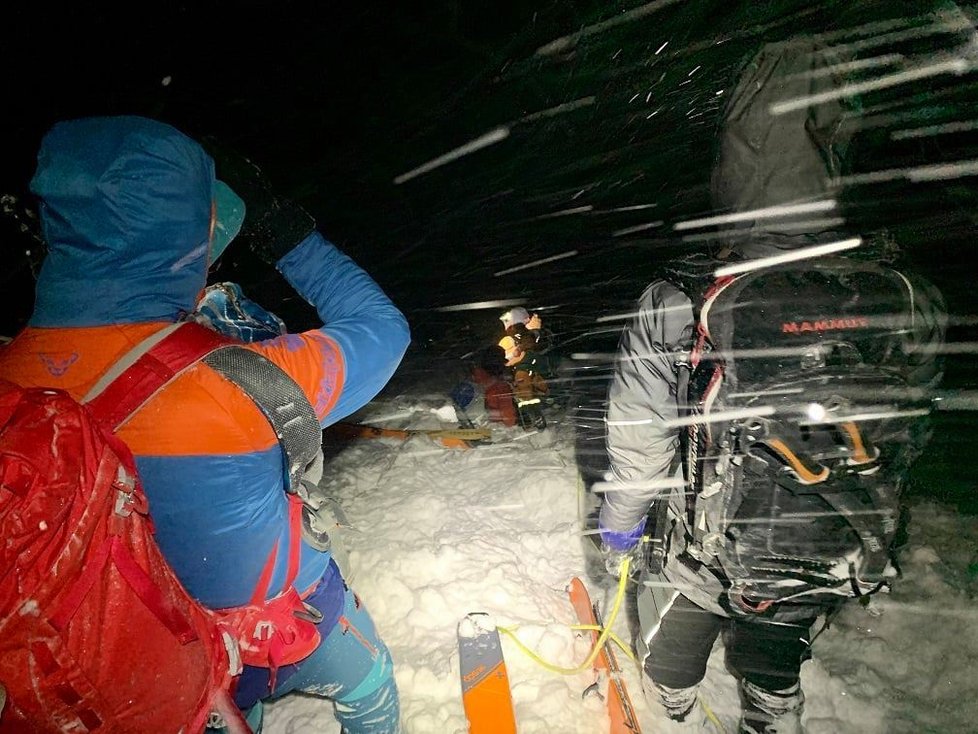 Náročná akce záchranářů v Nízkých Tatrách, turista spadl ze 100metrové výšky.