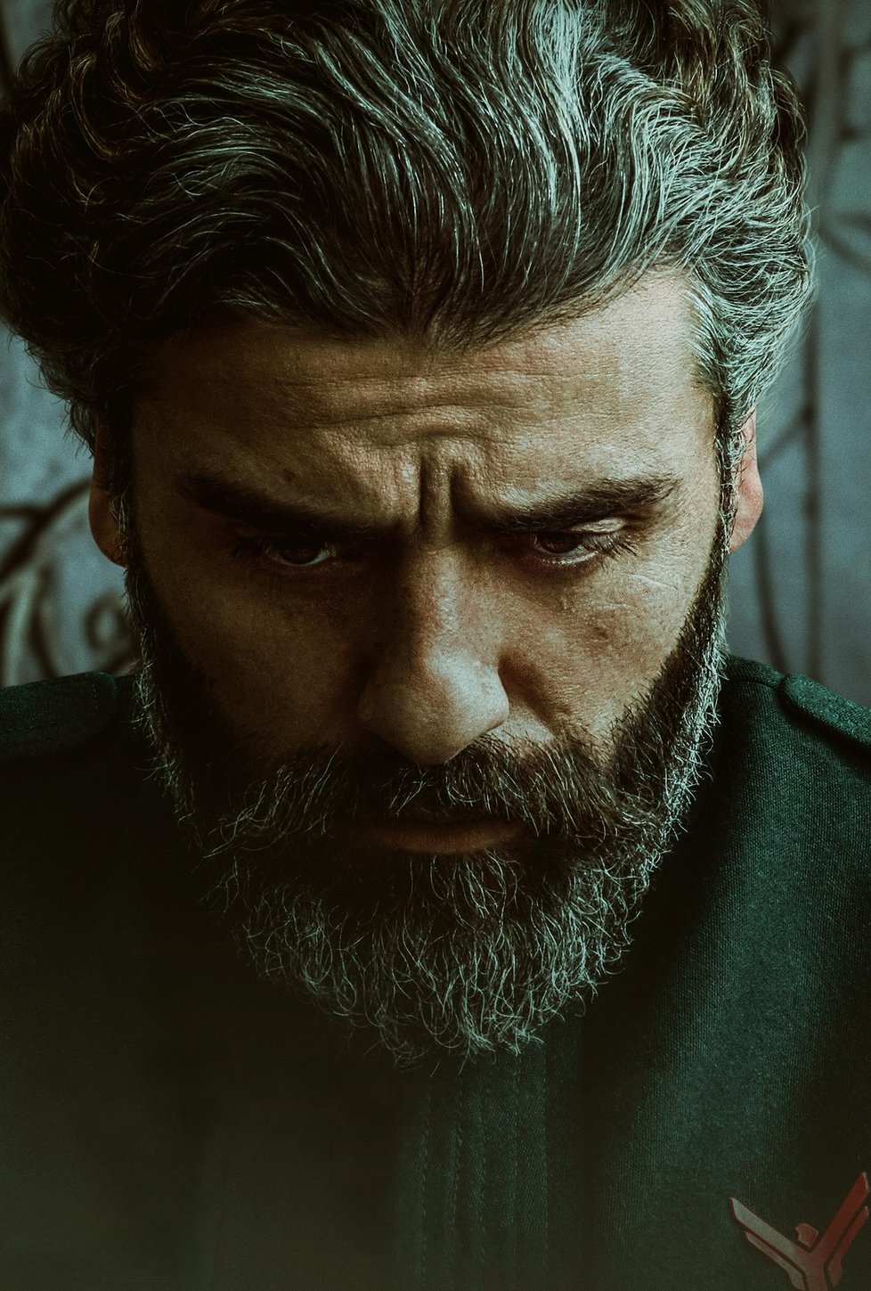 Leto Atreides (Oscar Isaac) je vévoda a pán mocného rodu Atreidů. Má Leto ušlechtilou a rozumnou povahu, zakládá si na cti a jednotě. Vzhledem k jeho vrozené inteligenci a výcviku má podivuhodné diplomatické cítění, na všem vidí především praktické stránky a nezajímá se o to, co nesouvisí s jeho vládou.