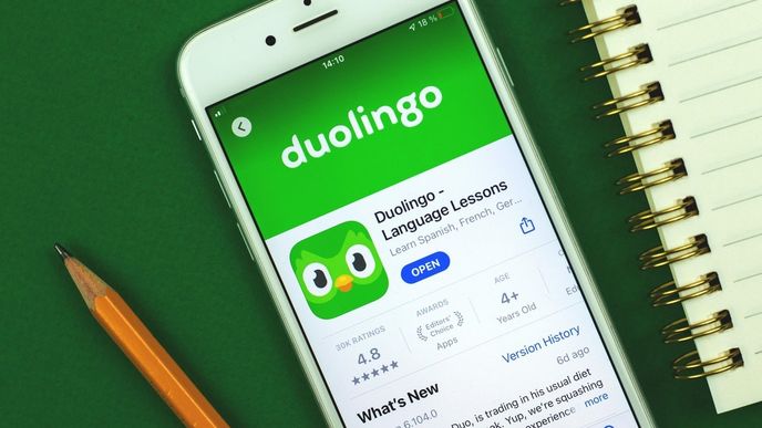 Ke konci března měla aplikace Duolingo, která nabízí čtyři desítky jazykových kurzů, čtyřicet milionů aktivních uživatelů měsíčně, z toho 1,8 milionu platících.