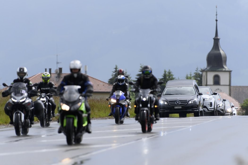 S Jasonem Dupasquierem se přijely rozloučit stovky motorkářů z celého Švýcarska