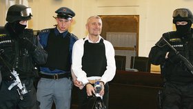 Odsouzený Bohumír Ďuričko (55) odcházel od soudu s úsměvem