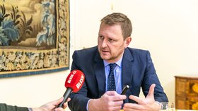 Ani český velvyslanec při Evropské unii Jakub Düur nedokázal v rozhovoru pro Blesk Zprávy odhadnout, jak dopadne brexit. Situace ve Velké Británii je i pár týdnů před jejím avizovaným koncem v Evropské unii nepřehledná.