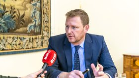 Ani český velvyslanec při Evropské unii Jakub Düur nedokázal v rozhovoru pro Blesk Zprávy odhadnout, jak dopadne brexit. Situace ve Velké Británii je i pár týdnů před jejím avizovaným koncem v Evropské unii nepřehledná.