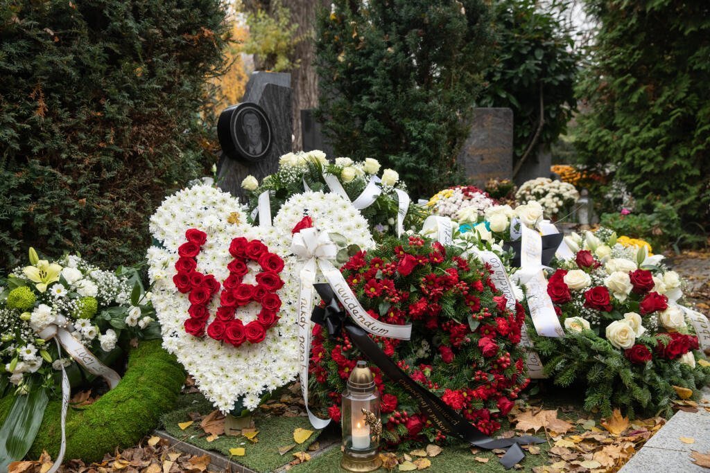 Hrob Dušana Paška staršího, vedle jehož ostatků by měl být uložen i jeho syn, který se oběsil v pátek 5. listopadu 2021