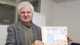 Dušan Tříska s návrhem podoby kuponové knížky