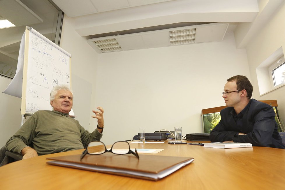 Dušan Tříska byl v rozhovoru s redaktorem Blesku živoucí historií. Nebylo momentu, na který by neměl osobitý pohled.