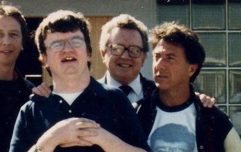 Při přípravě na natáčení Rain Mana strávil Dustin Hoffman s Peekem několik měsíců, aby sledoval jeho chování a pohyby.