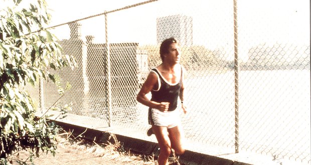 Dustin Hoffman ve snímku Maratónec, ve kterém mu jde po krku nacistický zločinec