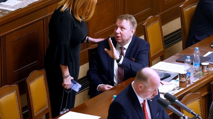 Jednání Sněmovny o vyslovení důvěry vládě: Aleš Juchelka a Alena Schillerová (13. 1. 2026) Jednání Sněmovny o vyslovení důvěry vládě: Aleš Juchelka a Alena Schillerová (13. 1. 2026)