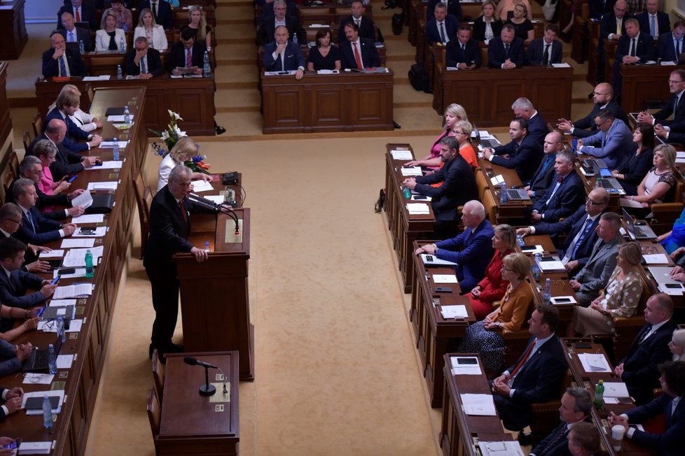 Hlasování o důvěře vládě (11.7.2018): Zúčastnil se i prezident Miloš Zeman.