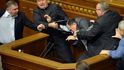 Dva dny trvající rokování ukrajinských poslanců o novém premiérovi provázely šarvátky