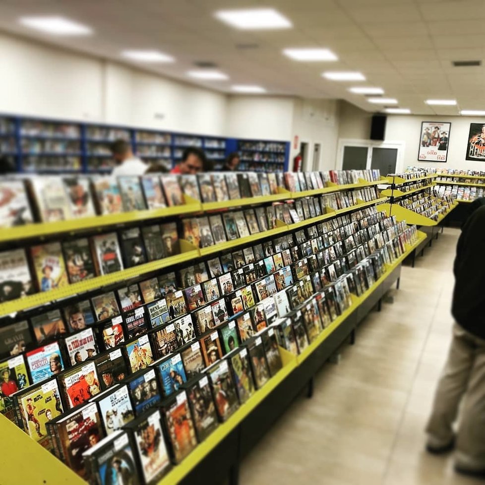 Obchod s DVD Regreso al Pasado.