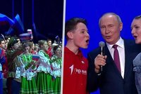 Putin se mezi teenagery pustil do zpěvu: Na sítích schytal posměšky i narážky na dvojníka