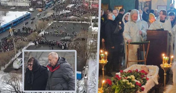 Slzy tisíců lidí, matka u otevřené rakve i znělka z Terminátora: Takhle se Rusko loučilo s Navalným