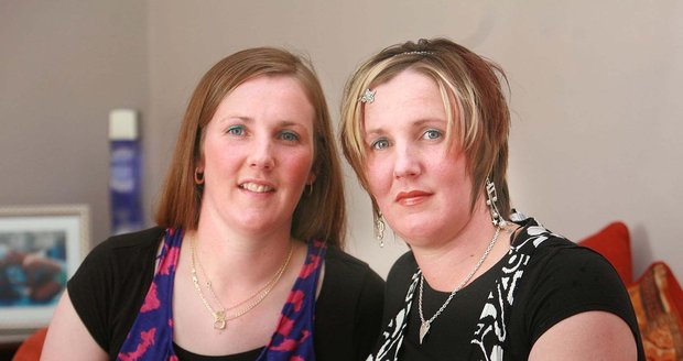 Nicola a Leigh (27) už mají za sebou operaci, teď je čeká série chemoterapií