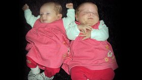 Trpaslík a Valibuk, přesně tak by se daly definovat dvojčata, které se narodily Pamele Sutherland