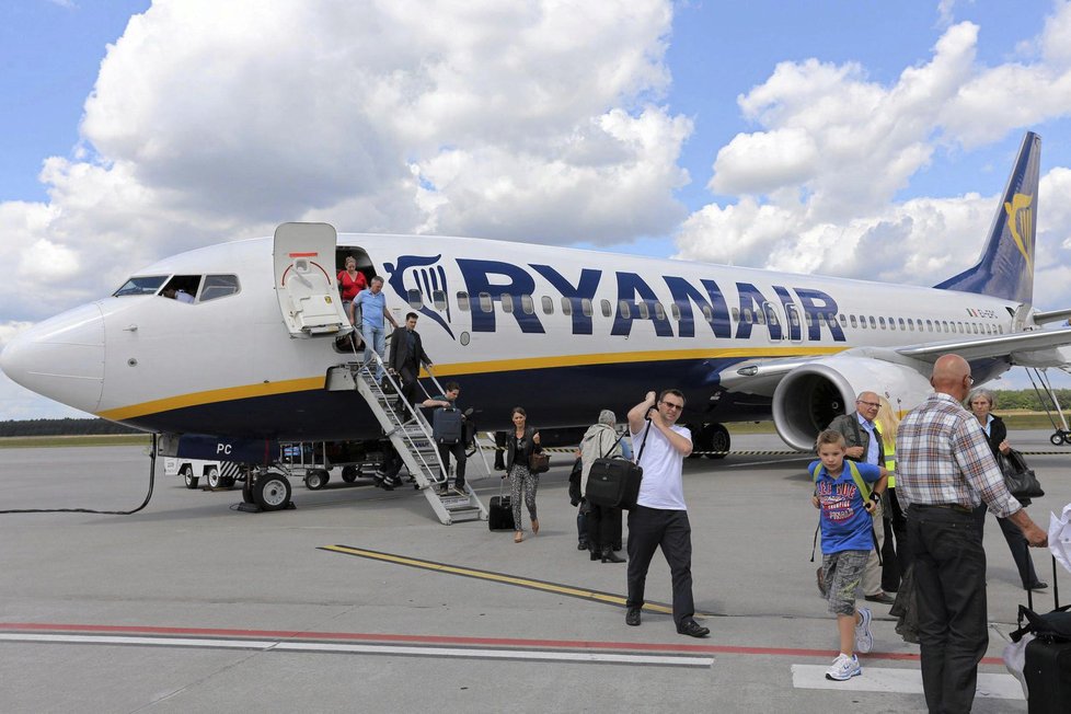 Personál irských aerolinek Ryanair vyhlásil stávku.