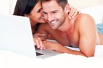 Pokud to s internetovým sexem nebudete přehánět, může být vítaným okořeněním vztahu