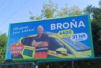 Kolegové dojali záchranáře: Broňo, děkujeme! Využil i zkušenosti z války