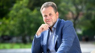Lidé milují příběhy. A hudba je umí vyprávět, říká ředitel festivalu Dvořákova Praha Jan Simon Lidé milují příběhy. A hudba je umí vyprávět, říká ředitel festivalu Dvořákova Praha Jan Simon