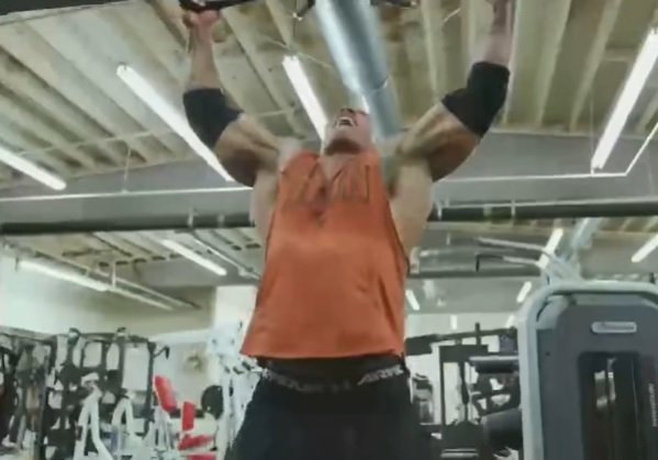 Dwayne Johnson na sobě tvrdě pracuje.