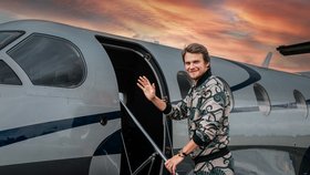 Vojta Dyk z tiskovky Novy odletěl na koncert soukromým letadlem