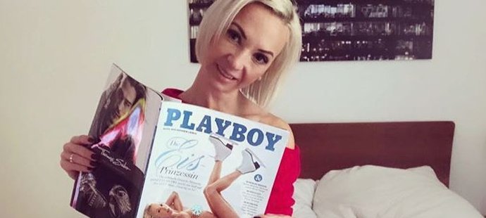 Annette Dytrt pózuje s novým číslem německého vydání Playboye