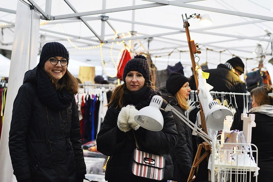 Dyzajn market přilákal stovky Pražanů. Mráz je neodradil.