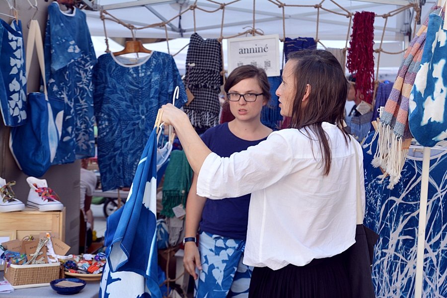 Dyzajn market léto přilákal stovky Pražanů