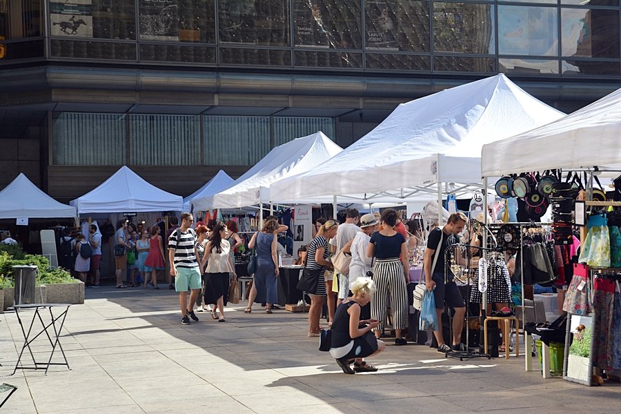 Dyzajn Market léto přilákal stovky Pražanů.