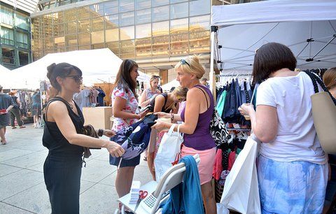 Nedostatečná nabídka, nebo nezájem mužů o módu? Dyzajn market je rájem pro ženy