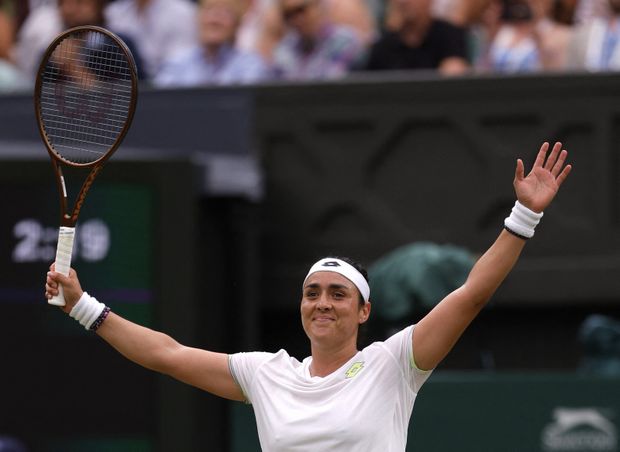 Džábirová při semifinále letošního Wimbledonu Džábirová při semifinále letošního Wimbledonu