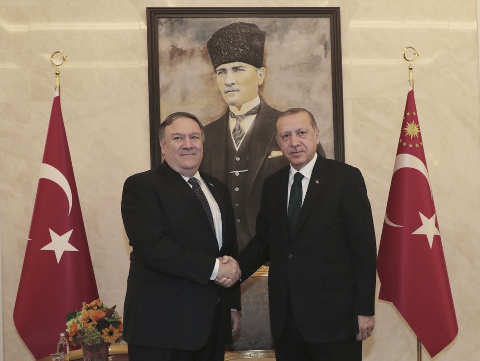 Americký ministr zahraničí Mike Pompeo o zmizení novináře Chášukdžího jednal s tureckým prezidentem Recepem Erdoganem.