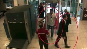 Turecká policie zveřejnila snímky členů saúdskoarabského komanda z letiště i z konzulátu.
