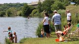 Do Česka se vrací tropy, kam se jít vykoupat? Velký přehled, kde to hygienici nedoporučují