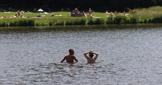 Předpověď počasí na víkend: Sobota bude konečně letní, neděle přinese opět tropy. Předpověď počasí na víkend: Sobota bude konečně letní, neděle přinese opět tropy.