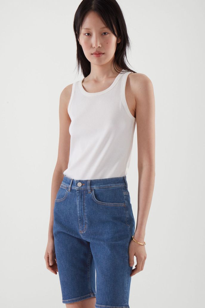 COS, 49 eur, www.cosstores.com COS, 49 eur, www.cosstores.com