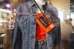 Retro muzeum Praha zve na výstavu zaměřenou na džínovou módu z 80. let