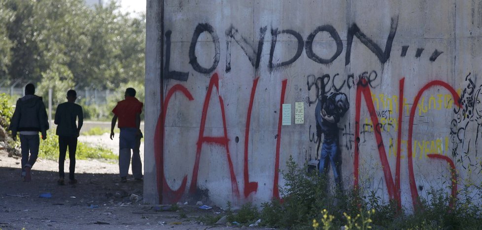 Sen migrantů z „Džungle“ v Calais je jasný - dostat se do Velké Británie.