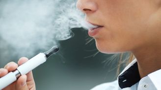 Mezi mladými se staly hitem elektronické cigarety, americké úřady zvažují jejich zákaz