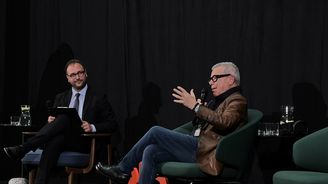 Hlavní řečník konference architekt Daniel Libeskind. Hlavní řečník konference architekt Daniel Libeskind.