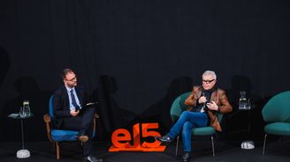 Hlavní řečník konference, architekt Daniel Libeskind. Hlavní řečník konference, architekt Daniel Libeskind.