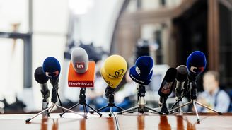 Šéfredaktoři českých médií vyzývají politiky k odmítnutí násilí a svobodnému přístupu k informacím Šéfredaktoři českých médií vyzývají politiky k odmítnutí násilí a svobodnému přístupu k informacím