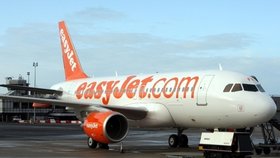EasyJet začne létat z Prahy do Paříže a Amsterdamu