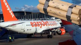 Letadlo EasyJet se muselo vrátit zpět do Lyonu. Student v něm nahlásil bombu, aby se vyhnul setkání s rodiči. (Ilustrační foto)