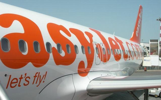 Lidé připraveni na dovolenou čekali na letišti na svůj let se společností EasyJet, když po necelých čtyřech hodinách čekání jim oznámili, že je posádka unavená