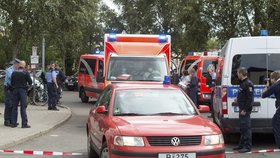 Převoz nemocné Afričanky mají na starosti hasiči
