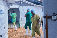 Epidemie eboly nabývá na síle. Kongo hlásí tisíce případů za rekordně krátký čas!