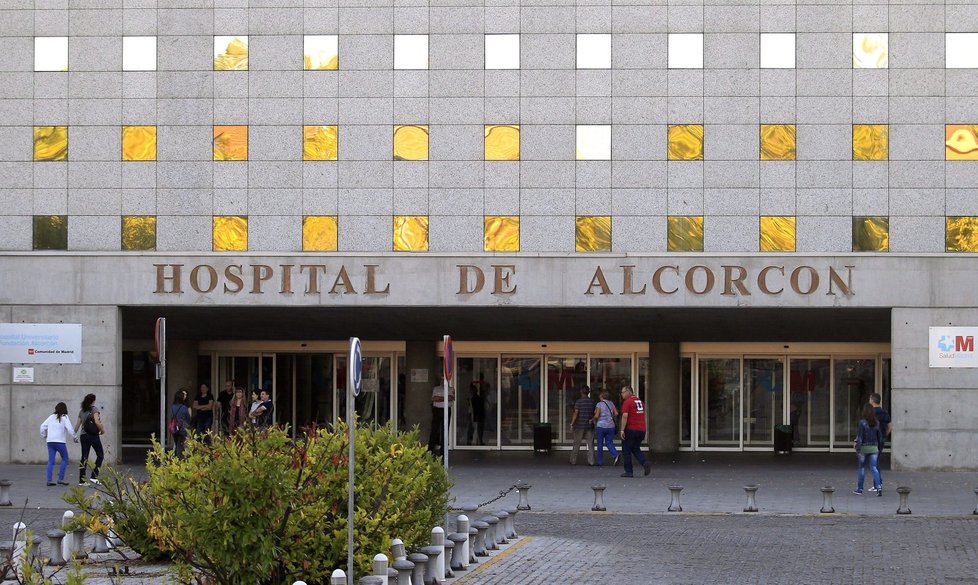 Španělsko hlásí první případ eboly u pacienta, který nepobýval v západní Africe.