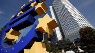 Napětí v obchodních vztazích může zpomalit hospodářský růst, obává se ECB Napětí v obchodních vztazích může zpomalit hospodářský růst, obává se ECB
